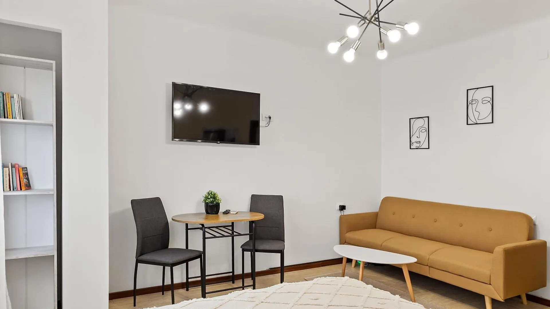 Upscale Studio, Walking Distance From The Old Town Bucharest 0*,