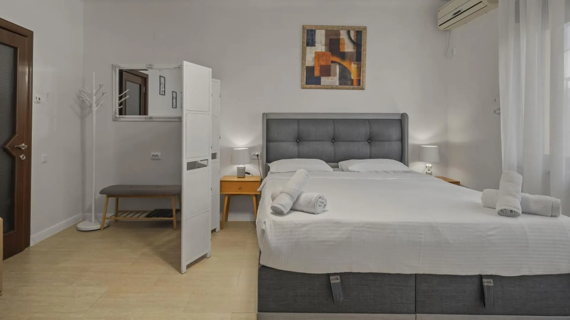 Apartment Upscale Studio, Walking Distance From The Old Town Bucharest