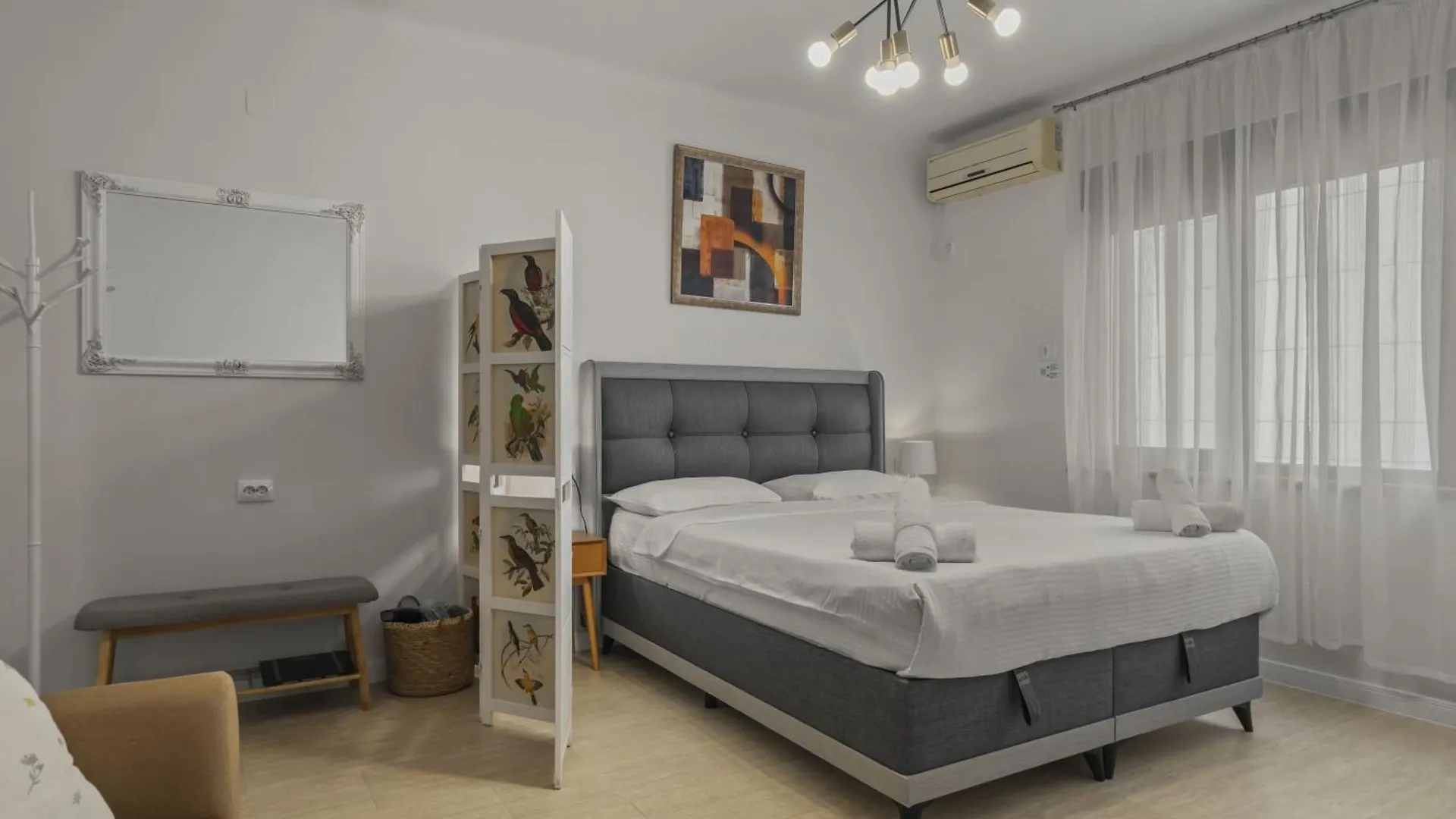 Upscale Studio, Walking Distance From The Old Town Bucharest Romania
