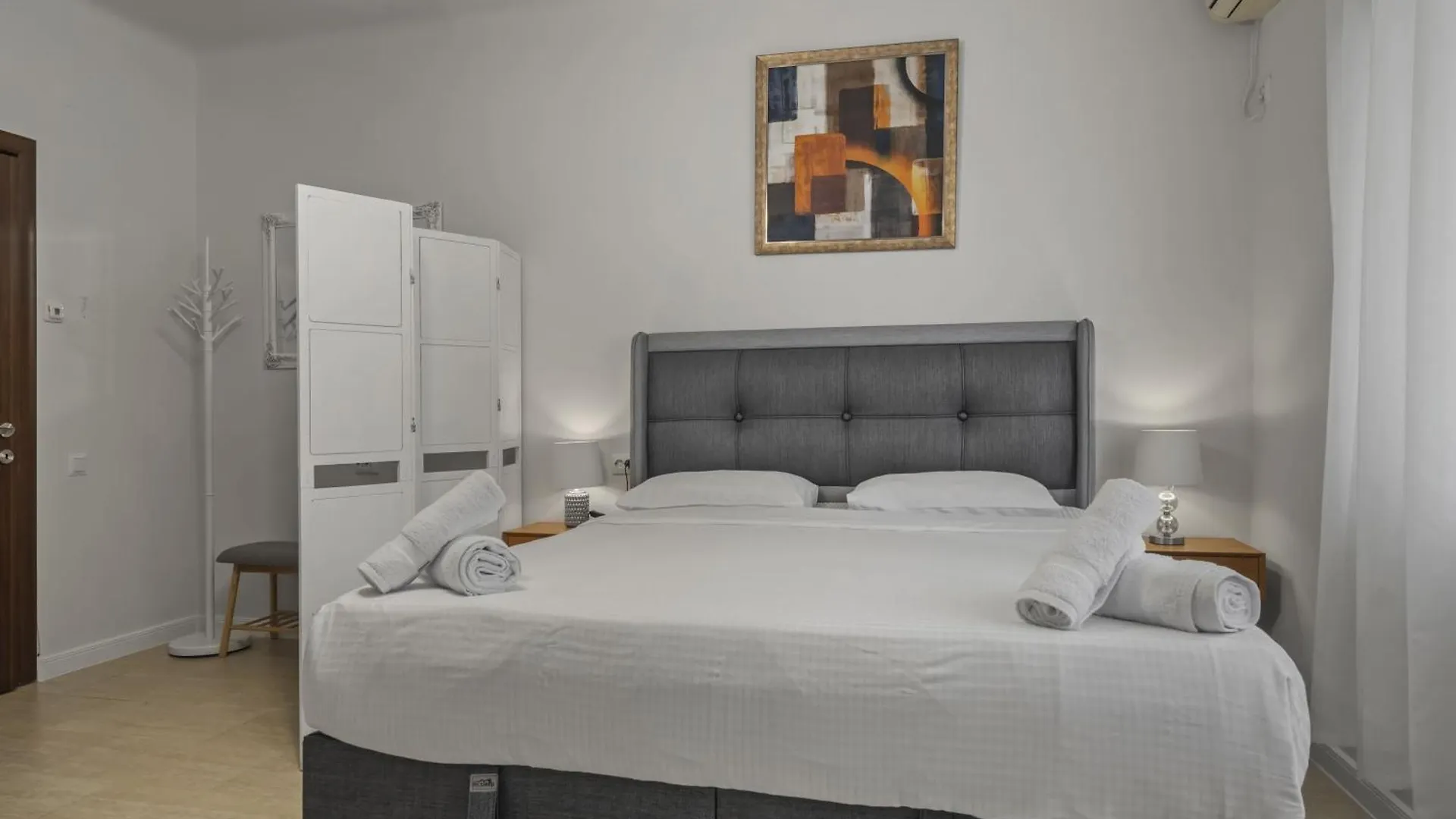 Apartment Upscale Studio, Walking Distance From The Old Town Bucharest