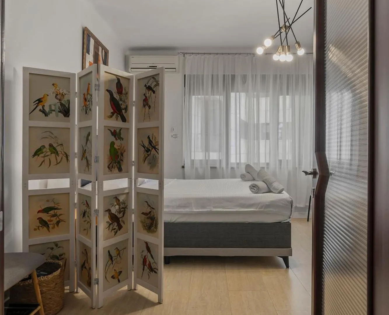 Apartment Upscale Studio, Walking Distance From The Old Town Bucharest Romania