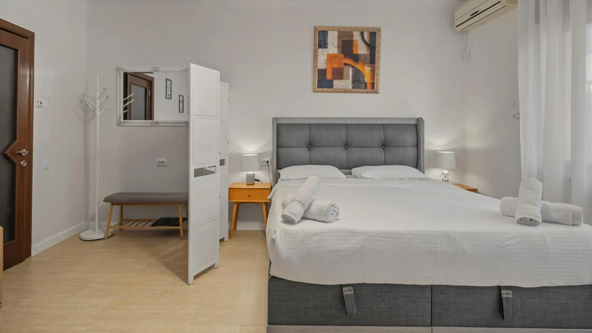 Upscale Studio, Walking Distance From The Old Town Βουκουρέστι 0*,  Ρουμανία